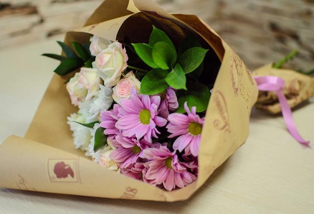 Букет цветов из: Розы и Хризантемы в Вольске