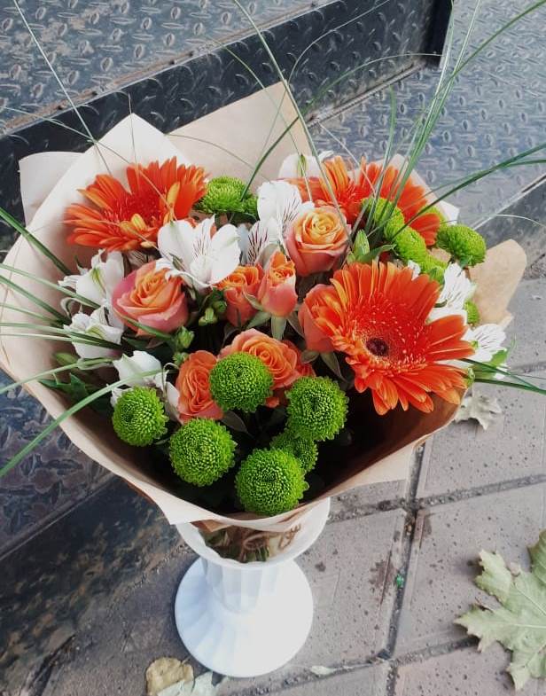 Букет цветов из: Герберы, Хризантемы, Альстромерии и Розы в Вольске