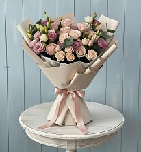 Букет цветов из:  Розы и Лизиантусы в Вольске