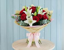 Букет цветов из:  Лилии и Розы #REPLACE_PRED# Вольске