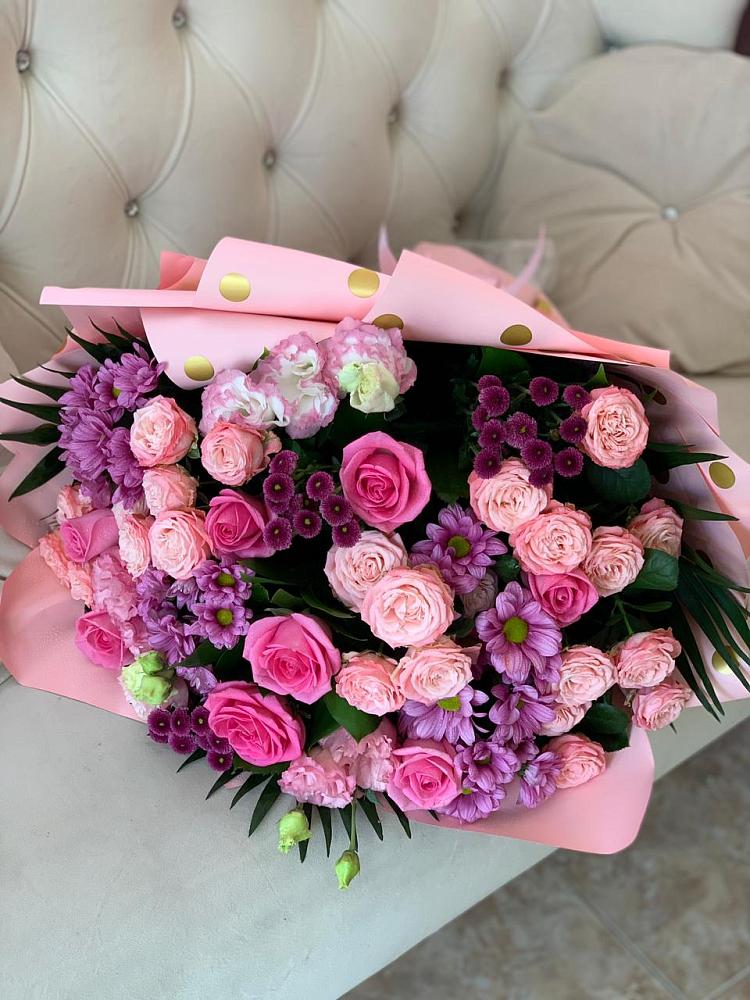 Букет цветов из: Хризантемы, Розы и Лизиантусы в Вольске