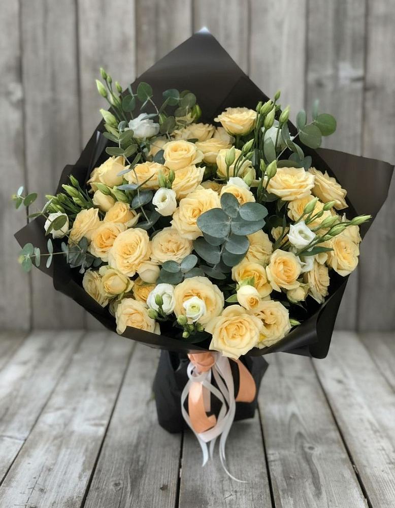 Букет цветов из: Розы и Лизиантусы в Вольске