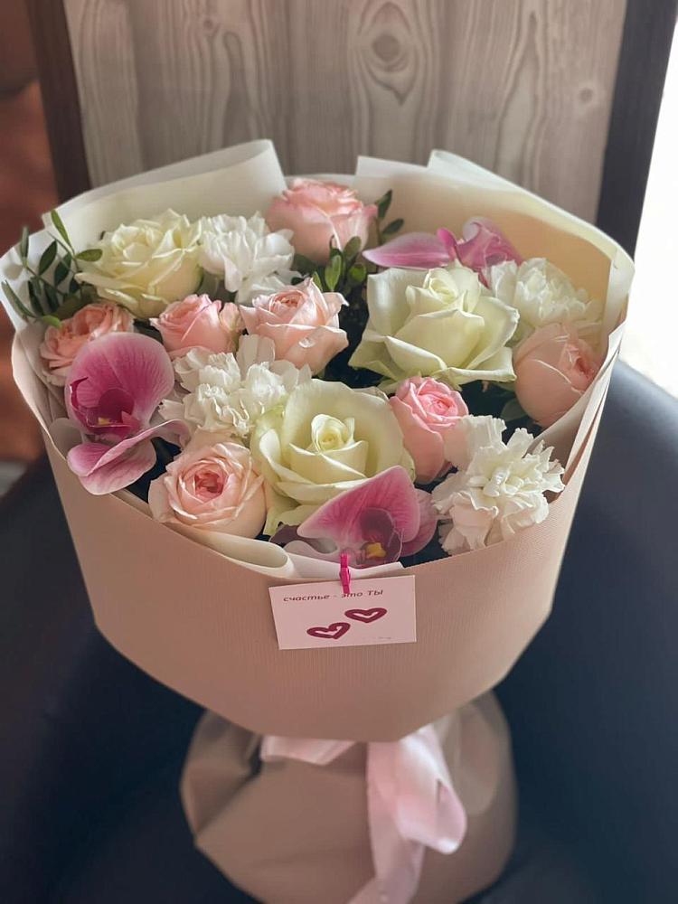 Букет цветов из: Орхидеи, Розы и Гвоздики в Вольске