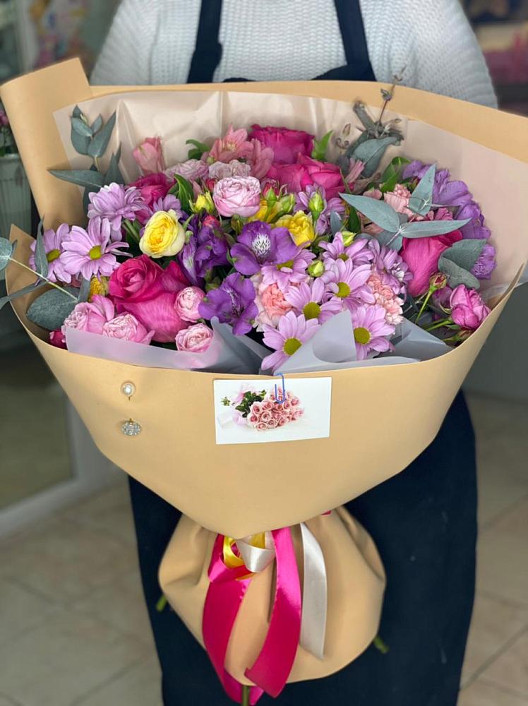 Букет цветов из: Хризантемы, Гвоздики и Альстромерии в Вольске