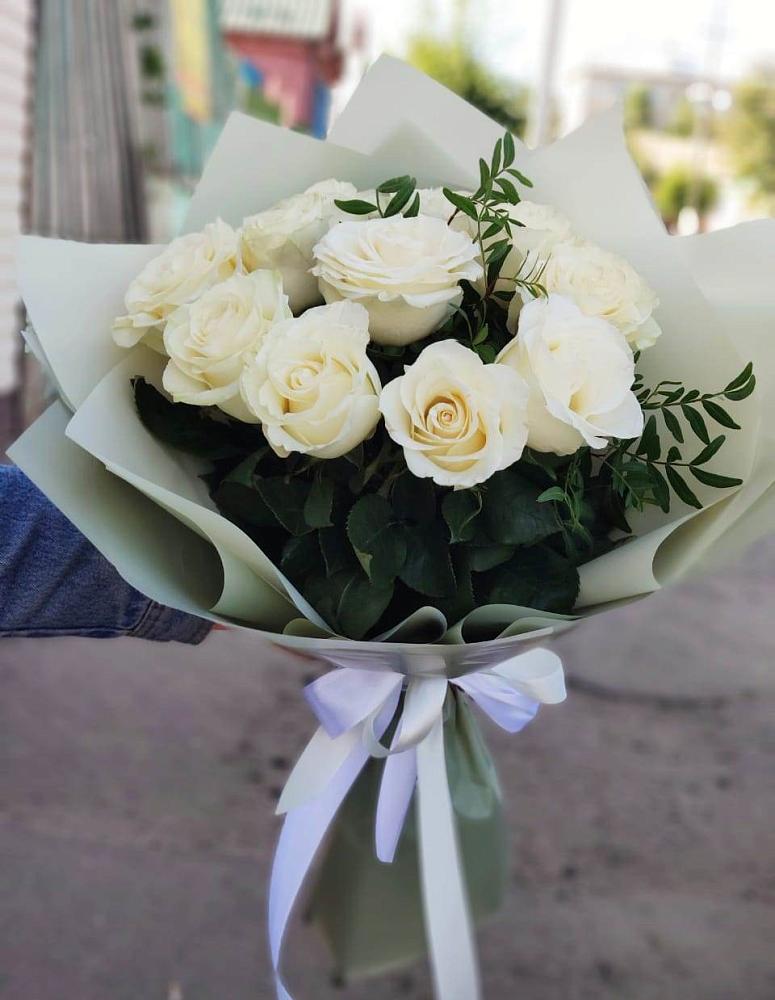 Букет Белые розы Проуд в Вольске