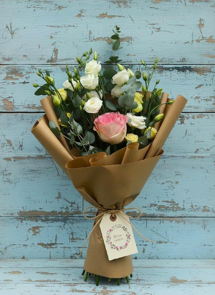 Букет цветов из: Розы и Лизиантусы в Вольске