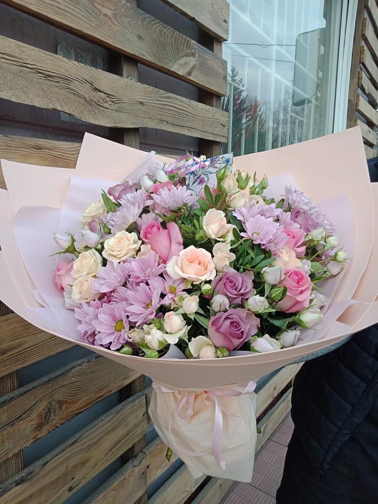 Букет цветов из: Розы и Хризантемы в Вольске