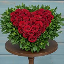 Цветочная композиция из Розы в виде сердца в Вольске