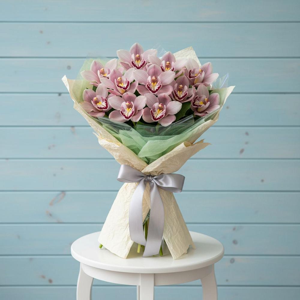 Букет цветов из: Орхидеи и Розы в Вольске