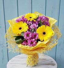 Букет цветов из:  Хризантемы и Герберы в Вольске