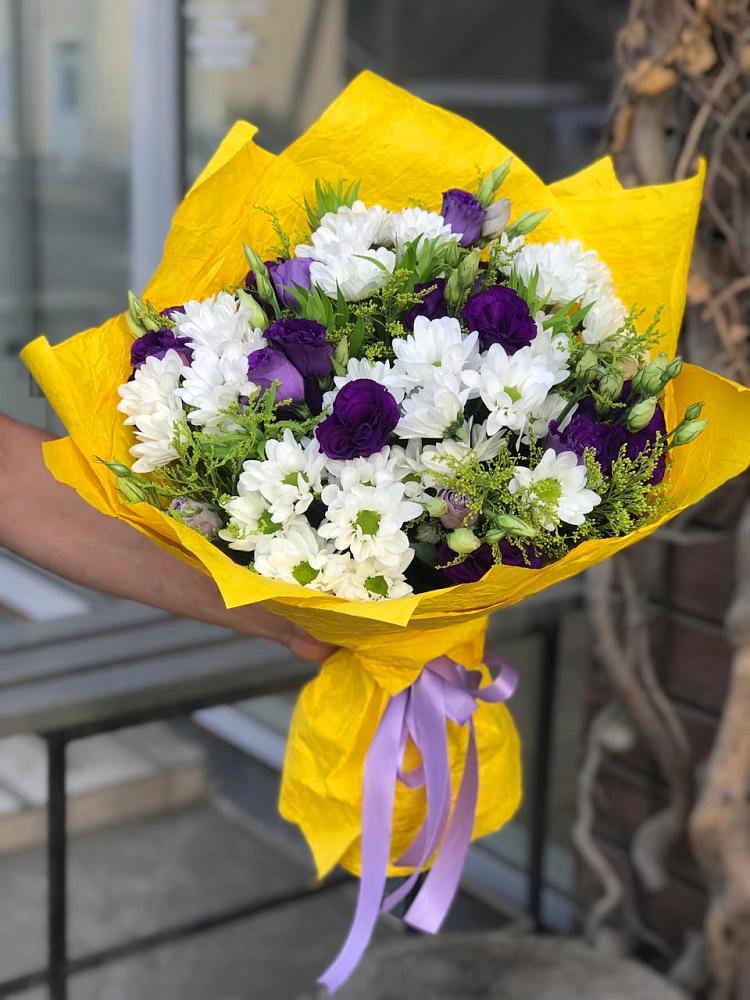 Букет цветов из: Ирисы, Хризантемы и Ромашки в Вольске