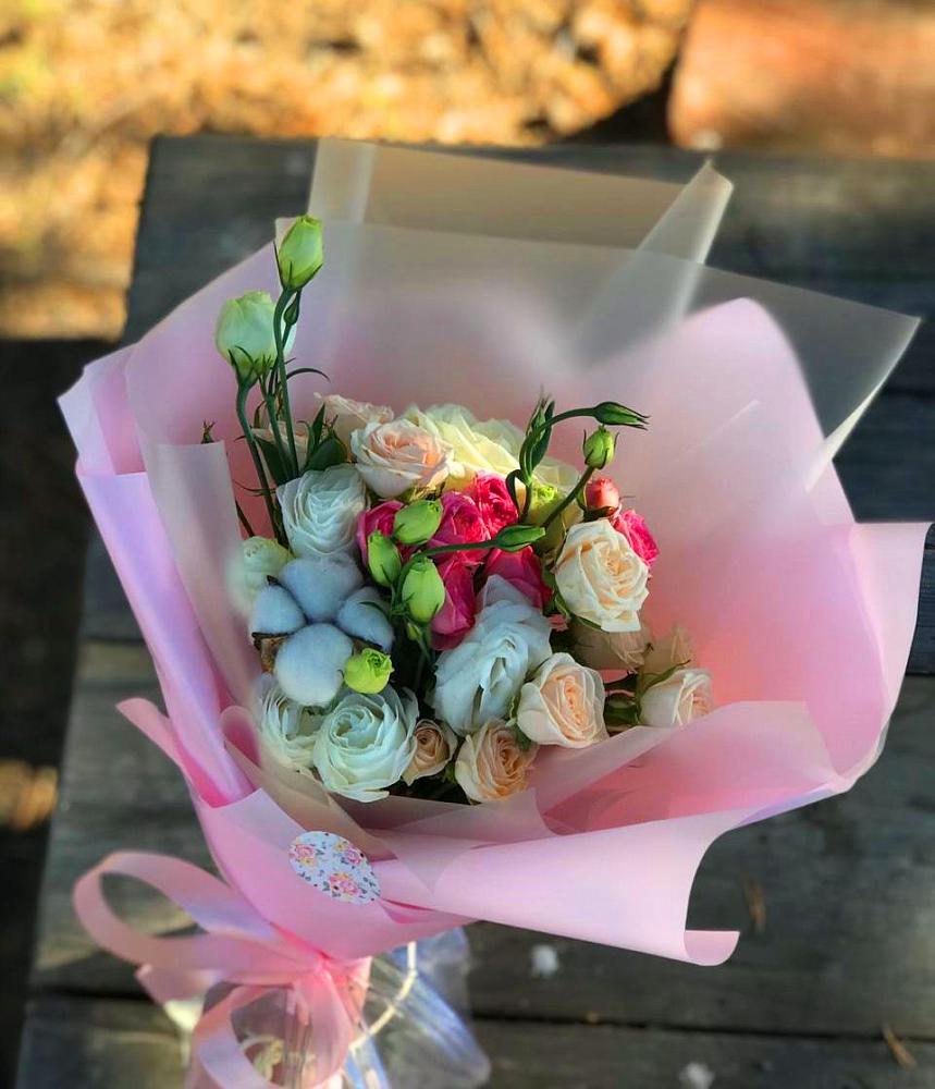 Букет цветов из: Розы и Лизиантусы в Вольске