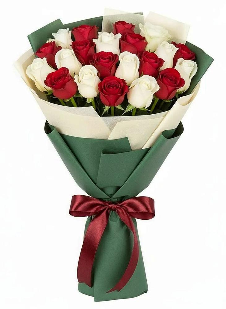 Букет Микс из красных и белых роз в Вольске