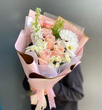 Букет цветов из:  Хризантемы и Розы в Вольске