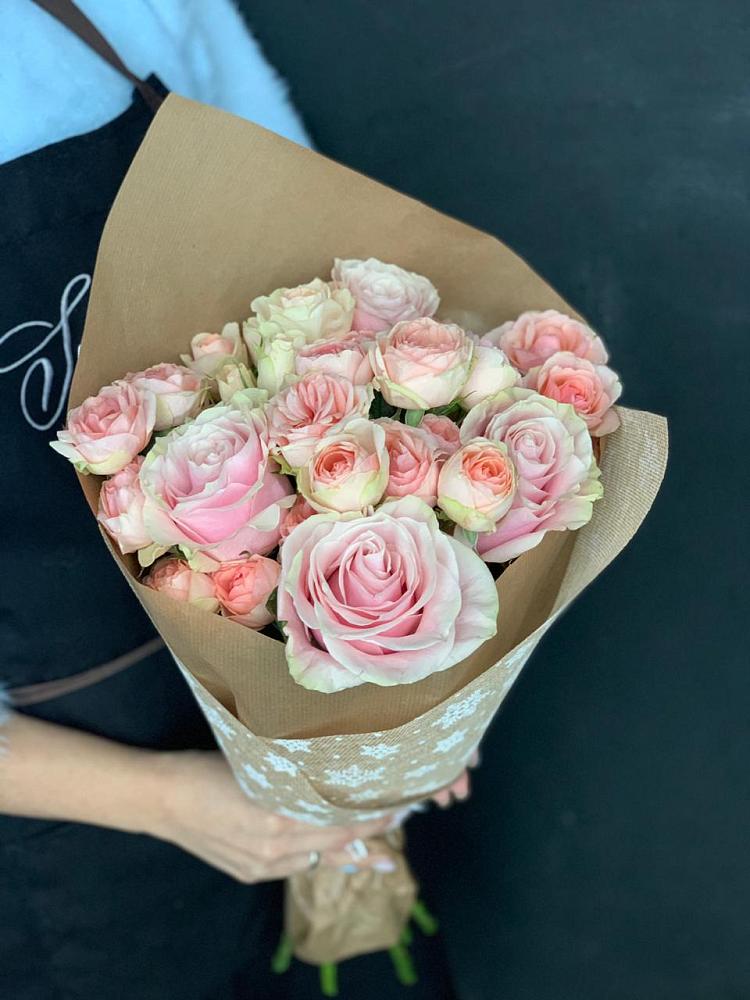 Букет цветов из: Хризантемы и Розы в Вольске