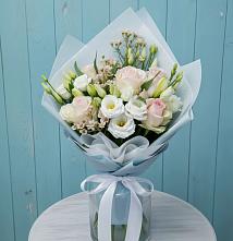 Букет цветов из:  Розы и Лизиантусы в Вольске