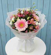 Букет цветов из:  Герберы, Альстромерии и Лизиантусы в Вольске