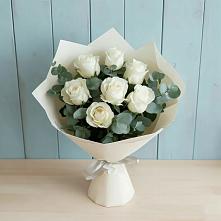 Букет Белые розы в Эвкалипте в Вольске