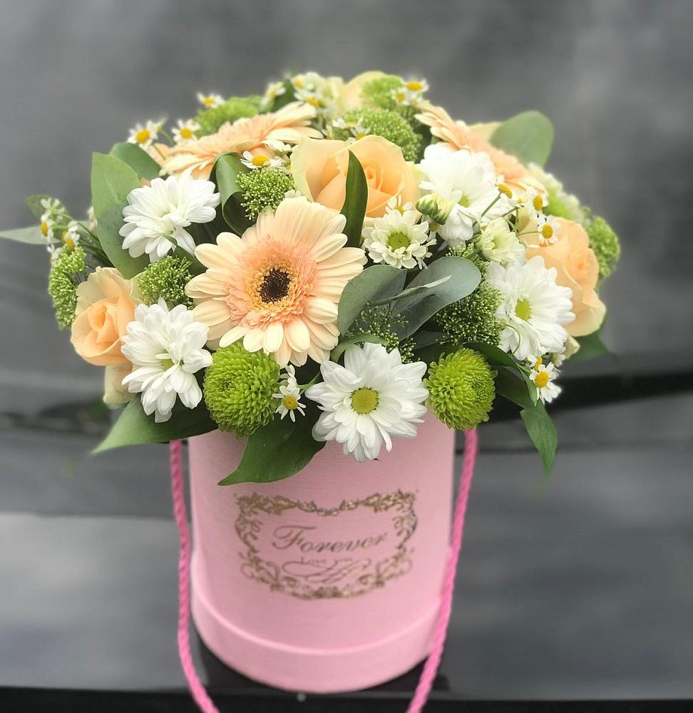 Цветочная композиция из Розы, Герберы и Хризантемы в шляпной коробке в Вольске