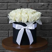 Цветочная композиция из Розы в шляпной коробке в Вольске