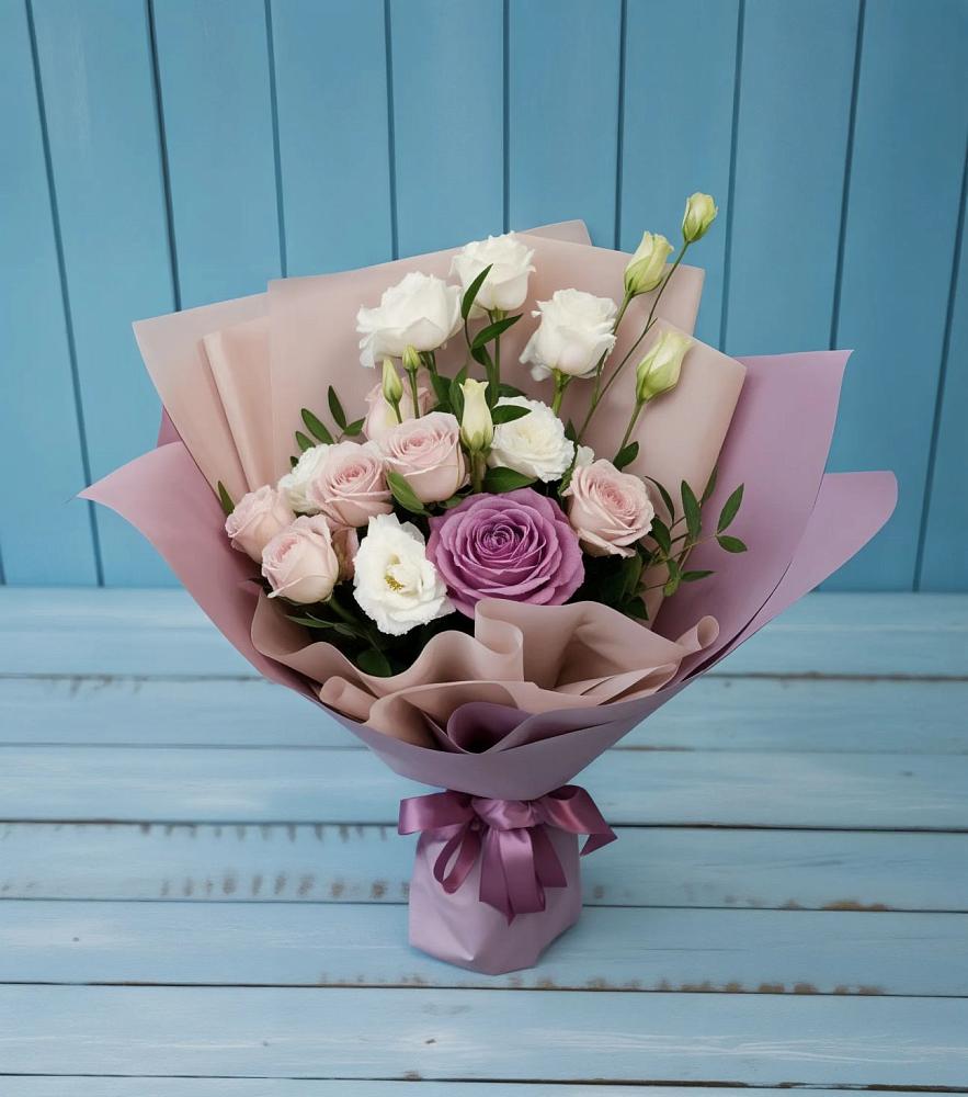 Букет цветов из: Розы и Лизиантусы в Вольске